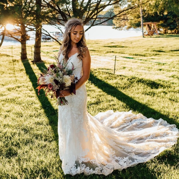 Meet your Posher, Chloe - Picture 2 of 2